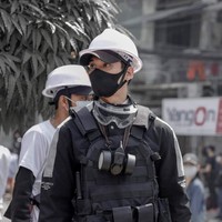 Dan di hari yang sama ketika namanya diumumkan sebagai pria tertampan di dunia tahun ini, pengadilan memvonis Takhon tiga tahun penjara.