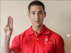 8 Foto Aksi Biksu Ganteng Myanmar Saat Ikut Demo, Kini Ditangkap Militer