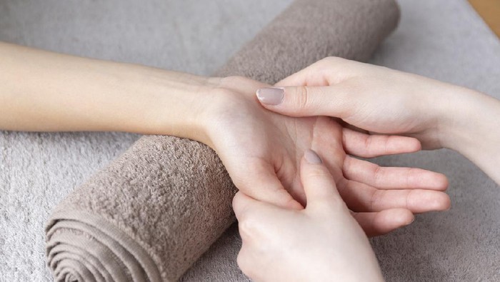 Ketahui Titik Pijat Refleksi Tangan dan Manfaatnya untuk Tubuh