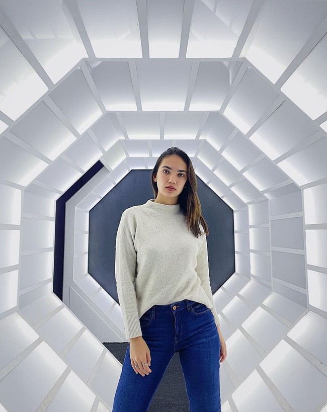 Nama Haico Van der Veken mulai melambung ketika dirinya membintangi karakter Cinta dalam sinetron Samudra Cinta. Wanita yang baru berusia 18 tahun itu memiliki darah blasteran Belgia. Foto: Instagram.com/haico.vdv