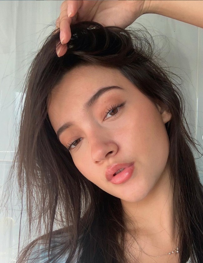 Sama seperti Caitliin North Lewis, Megan Domani juga baru berusia genap 18 tahun pada 14 Oktober lalu. Megan Domani sendiri memiliki darah blasteran Jerman dalam diirinya. Tak heran jika dia terlihat begitu memesona. Foto: Instagram.com/megandomani1410