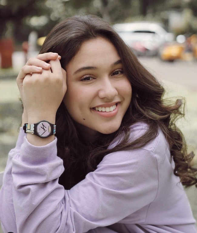 Yasmin Napper merupakan salah satu artis Indonesia blasteran Kanada. Wajah blasteran itu tampak jelas dii wajahnya. Saat ini Yasmin sendiri berusia 17 tahun. Foto: Instagram.com/yasminnapper