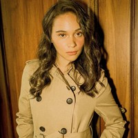 Bisa tebak usia wanita cantik yang satu ini? Aktris bernama Aurora Ribero ini memiliki darah blasteran Italia dalam dirinya. Aurora baru akan berulang tahun yang ke-17 pada bulan Mei mendatang. Foto: Instagram.com/auroraribero