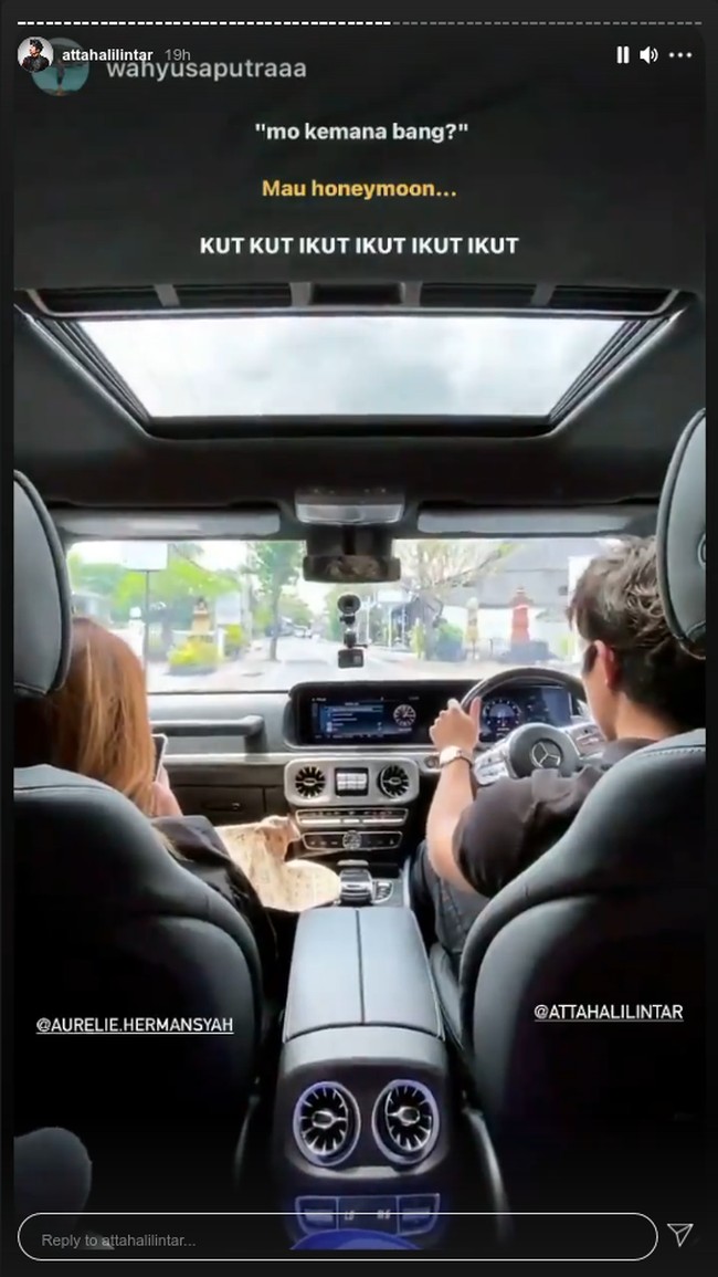 Atta pun menyetir selama mereka jalan-jalan di Bali. Dikatakan jika mereka akan menghabiskan seminggu honeymoon di Bali. Foto: Instagram