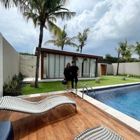 Atta pun sempat menyebutkan jika ia akan pindah-pindah hotel agar terasa honeymoon-nya meski perjalanan mereka di Bali singkat. Foto: Instagram