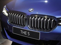 Lihat Lebih Dekat 2 BMW Seri 5 Terbaru, Pilih yang Sporty atau Elegan?