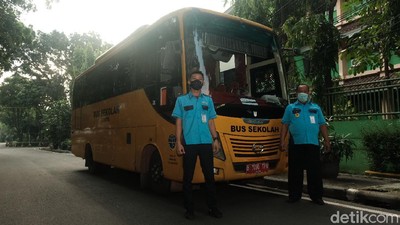 Potret Bus Sekolah di DKI Siap Antar Jemput Siswa Diuji Coba Belajar Tatap Muka