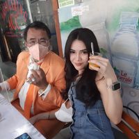 Hotman Paris Sering Ngopi Bareng Cewek Cantik, Seperti Ini Momennya