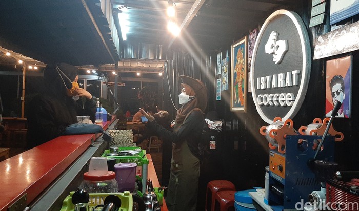 Isyarat Coffee, Satu-satunya Kafe dengan Barista Tuna Rungu di Kota Bogor