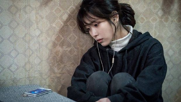 IU saat berperan dalam drama Korea My Mister
