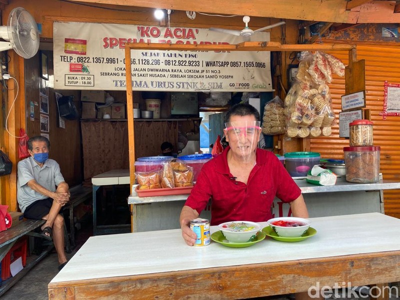 Lezatnya Melegenda! Ini Es Campur Ko Acia Khas Pontianak Sejak 1980