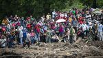 Antusias Warga Pulau Adonara Menanti Kedatangan Presiden