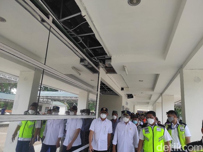 Menhub Tinjau Bandara El Tari Kupang