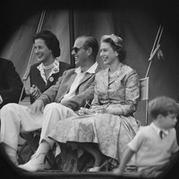 Pertemuan pertama Pangeran Philip dan Ratu Elizabeth II terjadi pada 1934. Kala itu Ratu Elizabeth II masih berusia 13 tahun. Foto: Getty Images/Victor Blackman