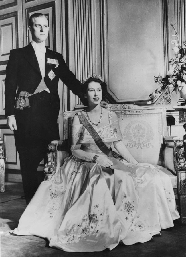 Pangeran Philip dan Ratu Elizabeth II menikah pada 1947. Kala itu usianya masih 26 tahun sedangkan Sang Ratu 21 tahun. Foto: Getty Images/Keystone