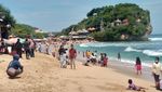 Foto: Masih Banyak Wisatawan Tak Pakai Masker di Pantai Gunungkidul