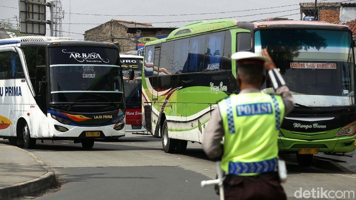 Pemerintah Larang Operasi Semua Moda Transportasi saat Mudik Lebaran Pemerintah memutuskan meniadakan mudik Lebaran tahun ini. Keputusan ini berimbas pada pelarangan operasi moda transportasi pada 6 hingga 17 Mei 2021.