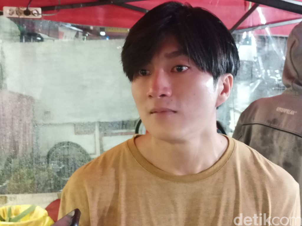 Penjual Nasi Kuning Mirip Lee Min Ho Ini Sekarang Banjir Tawaran 'Endorse'