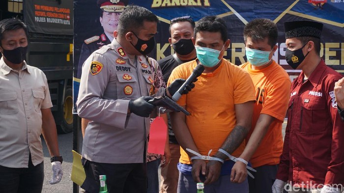 pistol rakitan