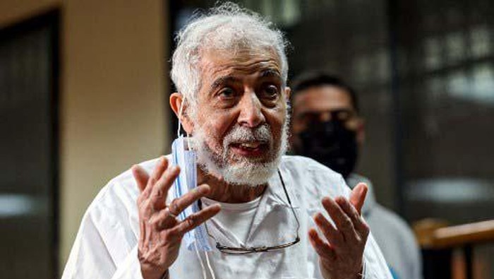 Potret Mahmud Ezzat Pemimpin IM yang Divonis Seumur Hidup A picture taken on December 10, 2020 shows Mahmud Ezzat, the Muslim brotherhood group acting leader, during his first session in his trial at the police institute at Torah prison in Cairo. (Photo by Khaled KAMEL / AFP)