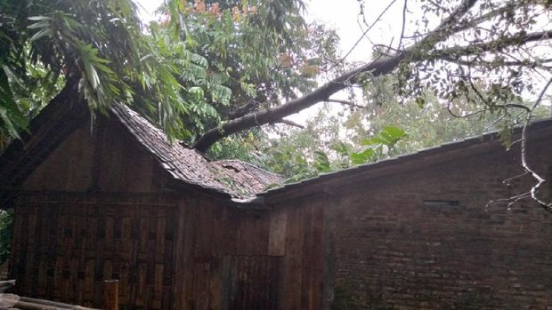 Puting beliung melanda Boyolali, Jumat (9/4/2021).