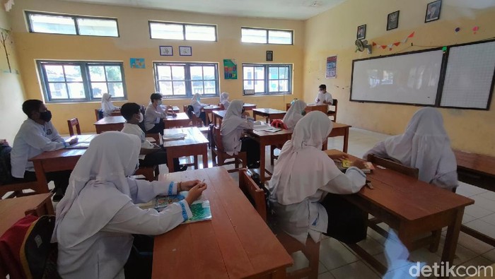 Siswa antusias mengikuti uji coba pembelajaran tatap muka di Majalengka