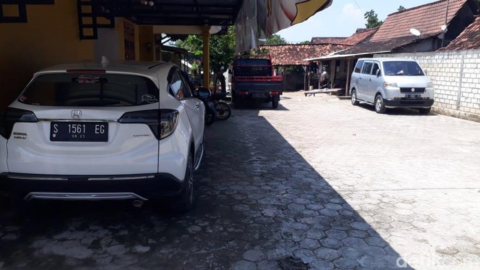 Masih ingat dengan Kampung Miliarder di Tuban yang viral karena banyak warganya memborong mobil? Begini kondisinya saat ini.