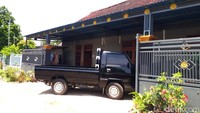 Banyak warga yang akhirnya memborong mobil dan membeli lahan di tempat lain. Banyak juga yang memilih merenovasi atau membangun rumah.  
