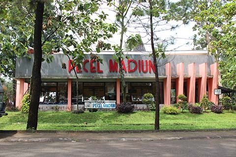 tempat makan di TMII