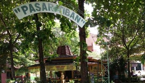 tempat makan di TMII