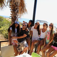 Vitaliy kerap menunjukkan atribut kehidupan glamournya. Dia juga dikabarkan menyelenggarakan pesta untuk anggota parlemen Ukraina. Pesta-pesta semacam itu biasanya dihadiri oleh gadis-gadis berpakaian seksi. Foto: dok. Facebook/Vitaliy Grechin