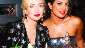 Bersama Priyanka Chopra. Whitney merintis Bumble. Berbeda dari layanan kencan yang sudah ada, Bumble menjadikan wanita sebagai fokus utama. Jadi, hanya wanita yang bisa memulai pembicaraan dengan lawan jenis di Bumble. Hal ini mencegah para wanita menerima pesan-pesan tak diinginkan dari para pria. Foto: Instagram/@whitney