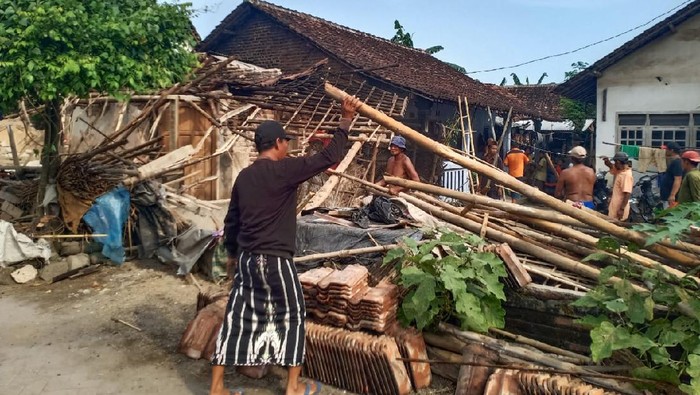10 Rumah di Jember Rusak Akibat Gempa M 6,1 di Malang