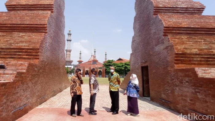 Alun-alun Kejaksan Cirebon