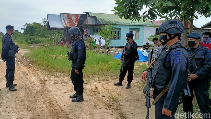 Aparat kepolisian menjaga ketat lokasi penyerangan warga Palaran