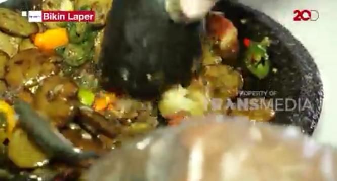 Bikin Laper! Anwar BAB Makan Jengkol Geprek Bumbu Maroko yang Legit Empuk