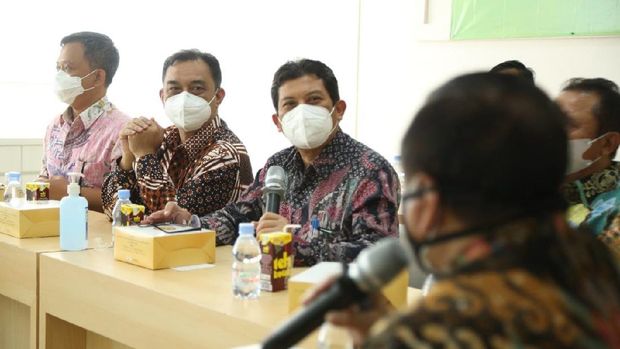 Direktur Utama BPJS Kesehatan Ali Ghufron Mukti, menerima audiensi dari ARSINU di Kantor BPJS Kesehatan Kedeputian Wilayah Jawa Timur, Kamis (09/04). (dok. BPJS Kesehatan)