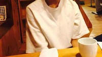 WinWin diketahui menjadi yang paling sering terlihat sedang menikmati waktu-waktunya saat makan di restoran. BAhkan sebuah foto WinWin sejak ebelum debut pun sudah terlihat menggambarkan WinWin yang bahagia berada di restoran. Foto: Instagram@wayvofficial