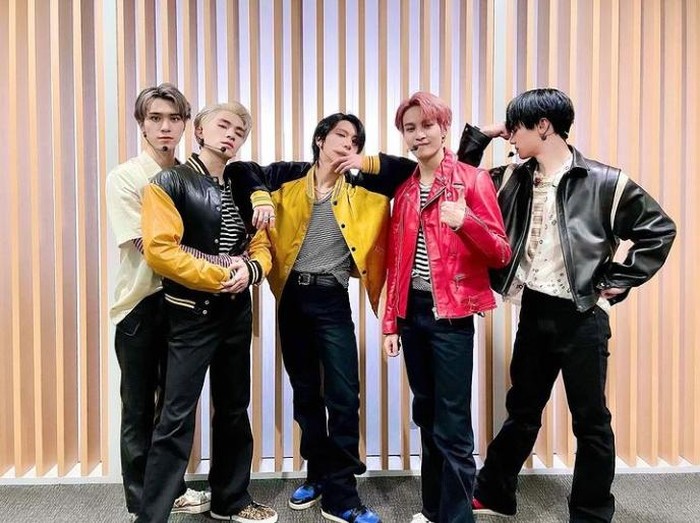 Intip Keseruan Boy Group WayV yang Hobi Makan Pakai Kostum Lucu