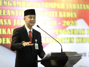 Ganjar: Mahasiswa Boleh Bicara Jokowi King of Lip Service, Maruf King of Silent