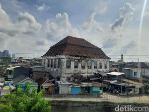Cerita Gedung Setan Surabaya, Ada Gereja di Dalam Hingga Penampakan Hantu