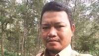 Dia adalah Oktovianus merupakan guru SD Yulukoma, Distrik Beoga yang ditembak pada Kamis (9/4).