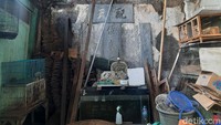 Oleh karena itu, warga menyebut bangunan ini sebagai Gedung Setan. Pasalnya, lokasi gedung yang usianya sudah sekitar 200 tahun berada di tengah area pemakaman Tionghoa.