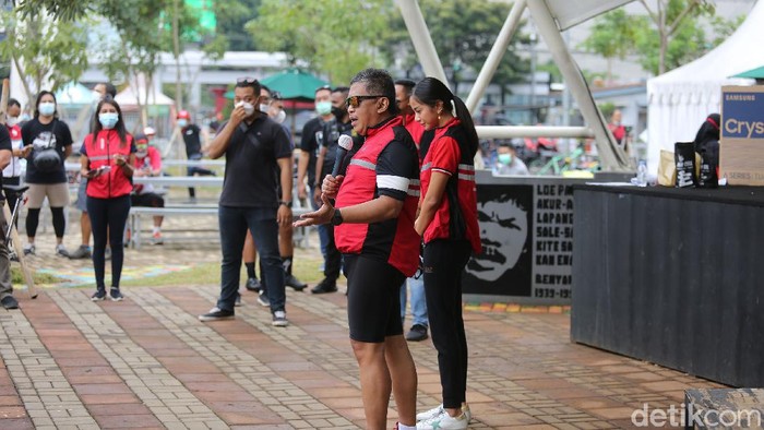 DPP PDI Perjuangan (PDIP) menggelar sepeda santai bersama awak media di seputaran Jakarta Pusat. Rute yang dilewati ialah Gelora Bung Karno (GBK) hingga Monas.