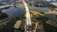 Kementerian Pekerjaan Umum dan Perumahan Rakyat (PUPR) bersama PT Jasamarga Jakarta Cikampek Selatan menyatakan progres pembangunan konstruksi jalan tol Japek II Selatan seksi 3 Taman Mekar - Sadang sepanjang 27,85 Km telah mencapai 42,58 persen. 