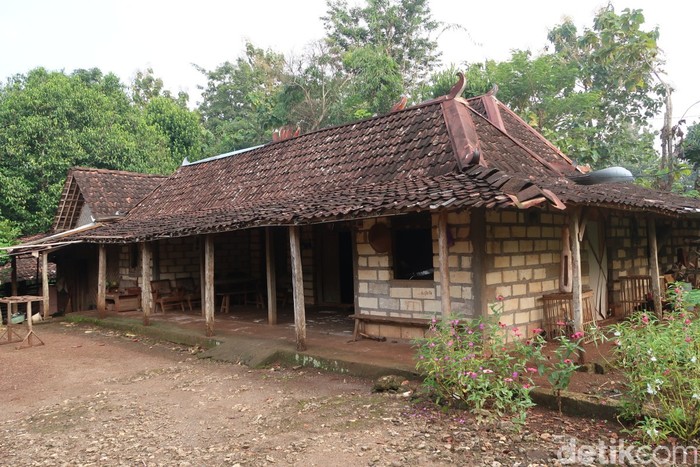 Rumah Limasan di Pedukuhan Jelok Rumah Limasan di Pedukuhan Jelok