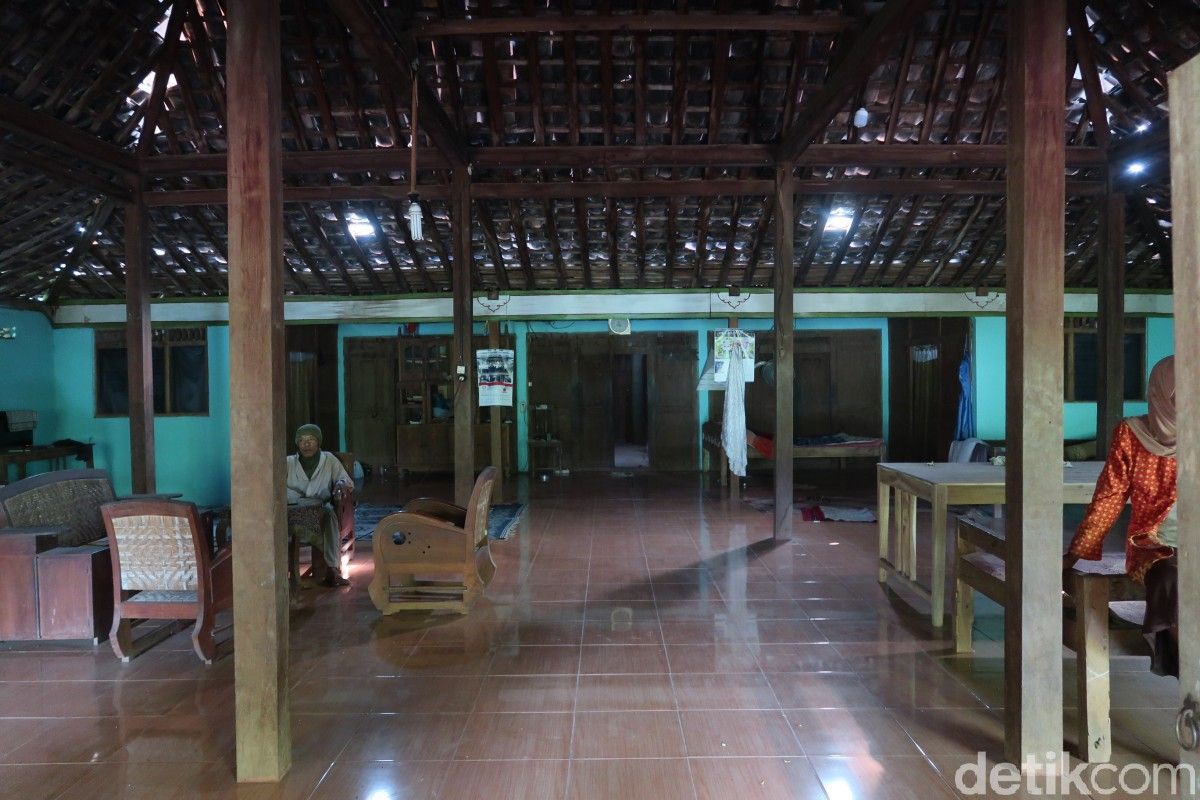 Rumah Limasan di Pedukuhan Jelok
