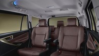Mobil ini akan dilengkapi dengan noble brown seat colour yang memberikan rasa kenyamanan selama di perjalanan dan captain seat yang menambah kesan prestisius pada kabin. Foto: Dok. Toyota-Astra Motor