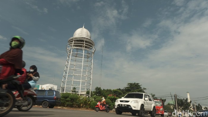 Tugu Pamulang di bundaran Pamulang, 10 April 2021. (Andhika Prasetia/detikcom)