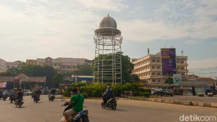 Tugu Pamulang, Kota Tangerang Selatan, Provinsi Banten. (Andhika Prasetia/detikcom)